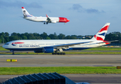 British Airways Boeing 777-236(ER) (G-YMMB) at  London - Gatwick, United Kingdom