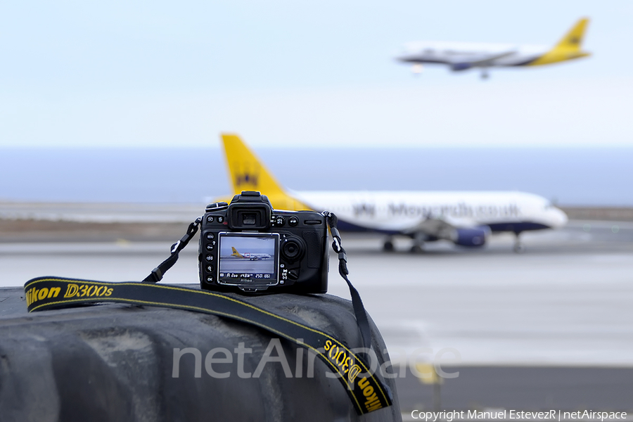 Monarch Airlines Airbus A320-214 (G-ZBAA) | Photo 323691