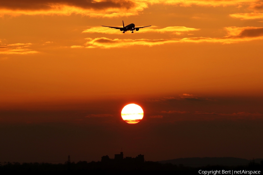 British Airways Boeing 777-236 (G-ZZZA) | Photo 77371