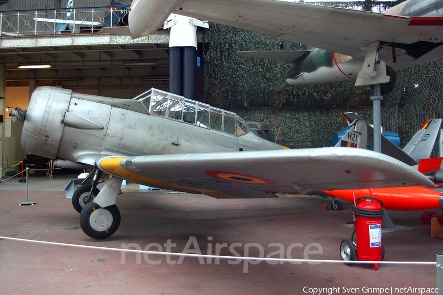 Belgian Air Force North American AT-6D Texan (H21) | Photo 131131