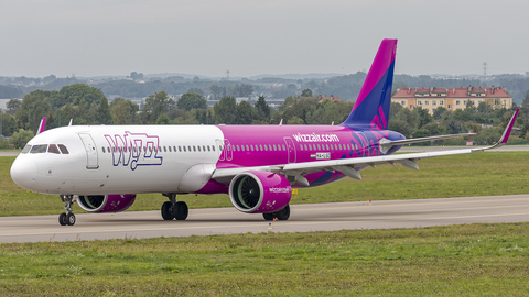 Wizz Air Airbus A321-271NX (HA-LGD) at  Gdansk - Lech Walesa, Poland