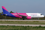 Wizz Air Airbus A320-271N (HA-LJA) at  Bologna, Italy