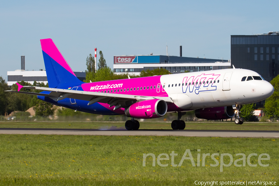 Wizz Air Airbus A320-232 (HA-LPW) | Photo 242605