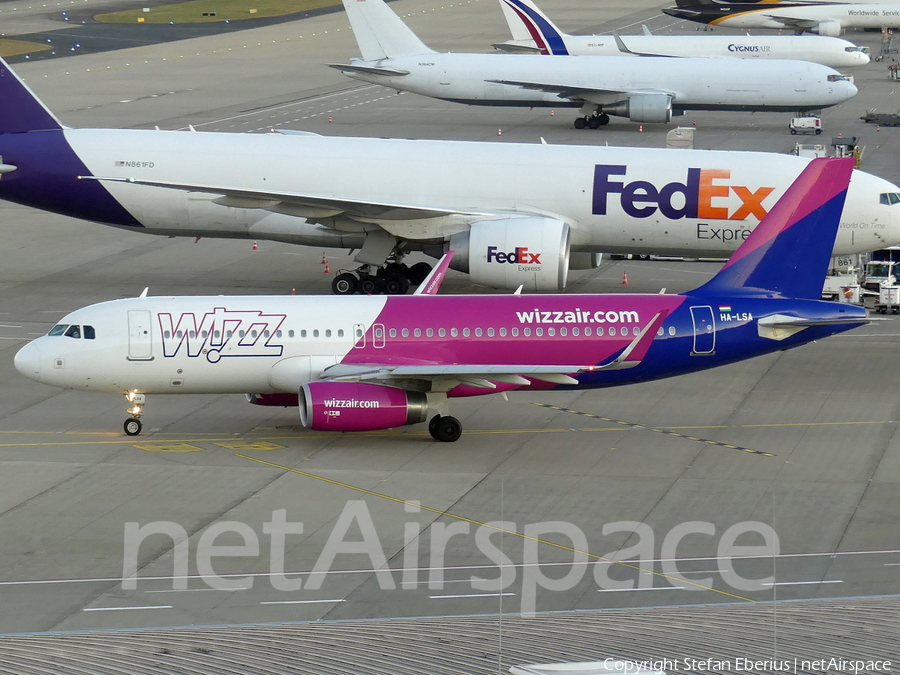 Wizz Air Airbus A320-232 (HA-LSA) | Photo 485165