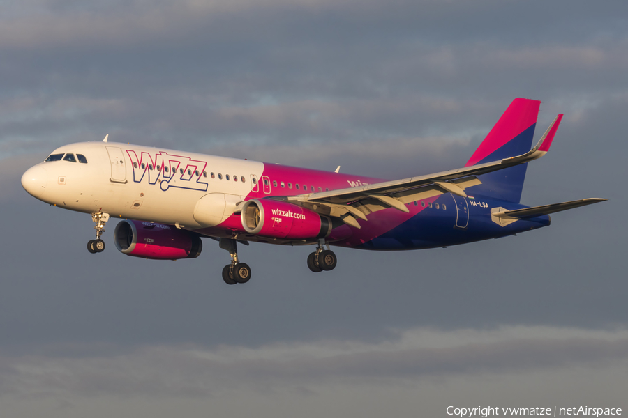Wizz Air Airbus A320-232 (HA-LSA) | Photo 528825