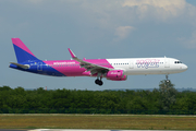 Wizz Air Airbus A321-231 (HA-LTB) at  Budapest - Ferihegy International, Hungary