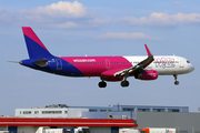 Wizz Air Airbus A321-231 (HA-LTC) at  Warsaw - Frederic Chopin International, Poland