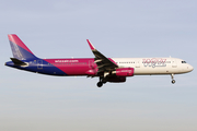 Wizz Air Airbus A321-231 (HA-LTJ) at  Warsaw - Frederic Chopin International, Poland