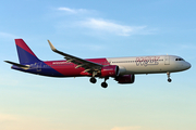 Wizz Air Airbus A321-271NX (HA-LVK) at  Warsaw - Frederic Chopin International, Poland