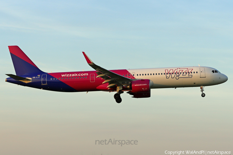 Wizz Air Airbus A321-271NX (HA-LVY) | Photo 470942