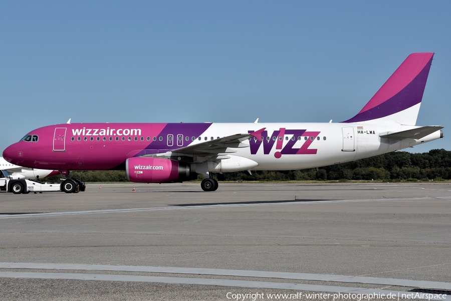 Wizz Air Airbus A320-232 (HA-LWA) | Photo 425039