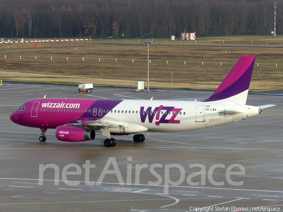 Wizz Air Airbus A320-232 (HA-LWA) | Photo 488700