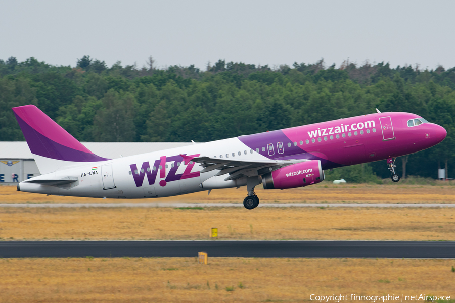 Wizz Air Airbus A320-232 (HA-LWA) | Photo 425159