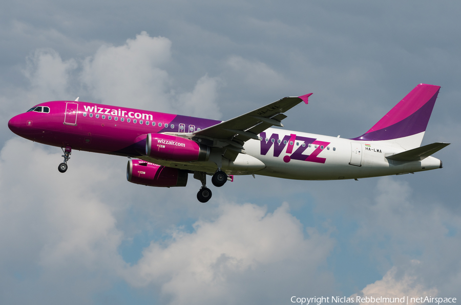 Wizz Air Airbus A320-232 (HA-LWA) | Photo 331402