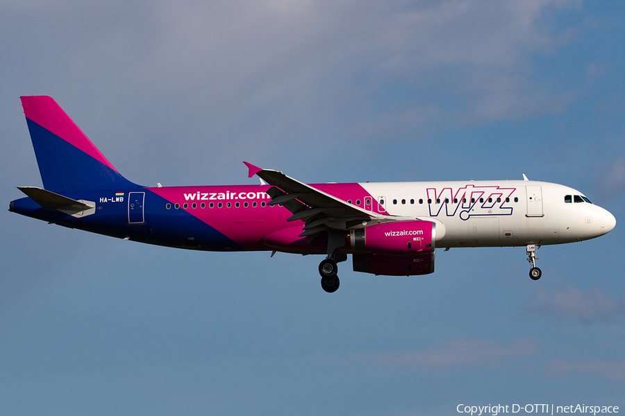 Wizz Air Airbus A320-232 (HA-LWB) | Photo 395566
