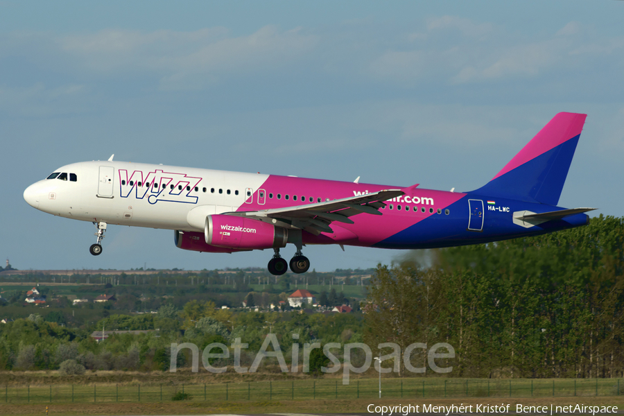 Wizz Air Airbus A320-232 (HA-LWC) | Photo 404842