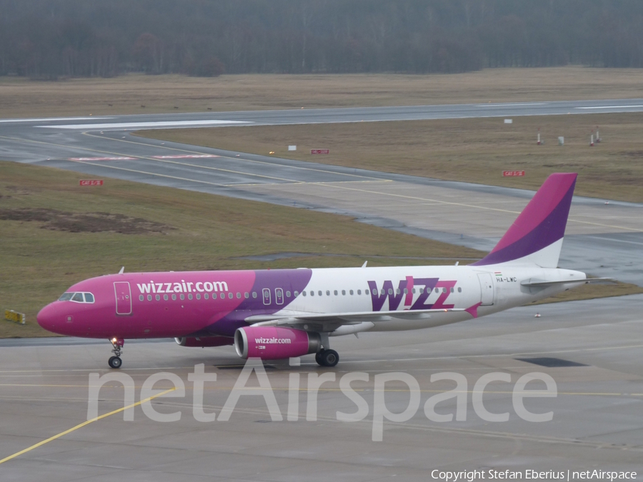 Wizz Air Airbus A320-232 (HA-LWC) | Photo 659881
