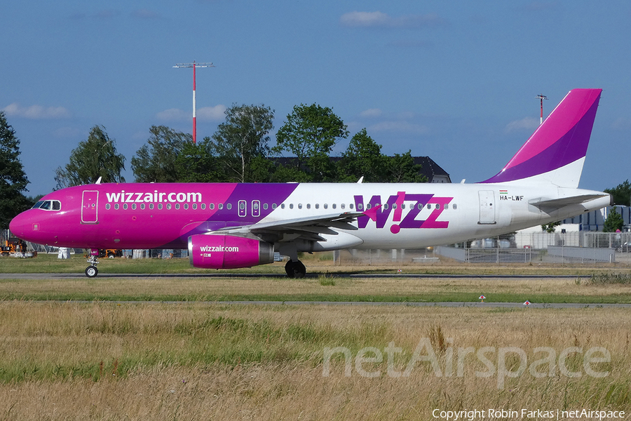 Wizz Air Airbus A320-232 (HA-LWF) | Photo 247831