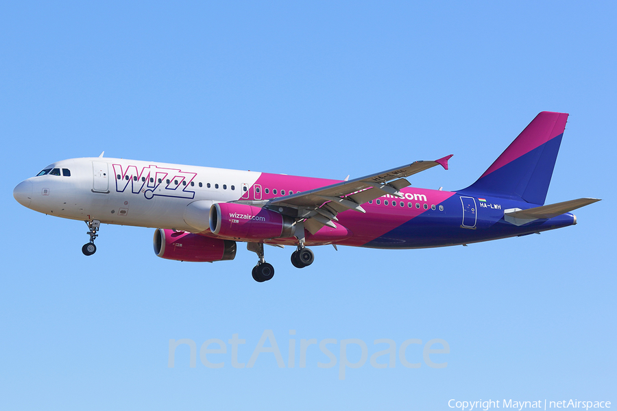 Wizz Air Airbus A320-232 (HA-LWH) | Photo 208880