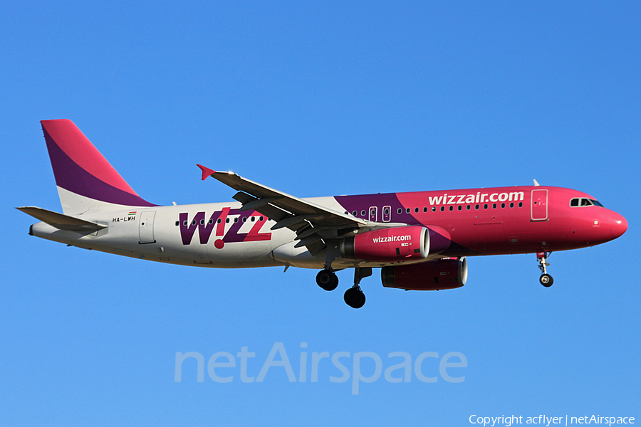 Wizz Air Airbus A320-232 (HA-LWH) | Photo 231326