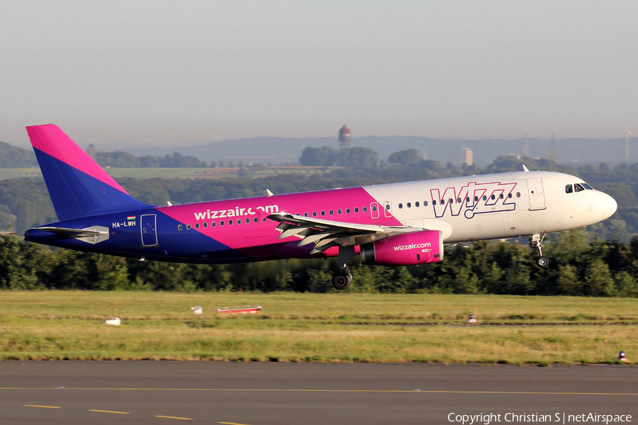 Wizz Air Airbus A320-232 (HA-LWH) | Photo 120163