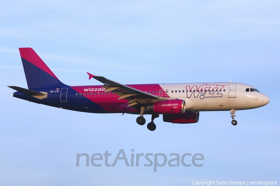 Wizz Air Airbus A320-232 (HA-LWI) | Photo 208033
