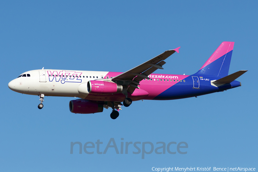 Wizz Air Airbus A320-232 (HA-LWJ) | Photo 404930