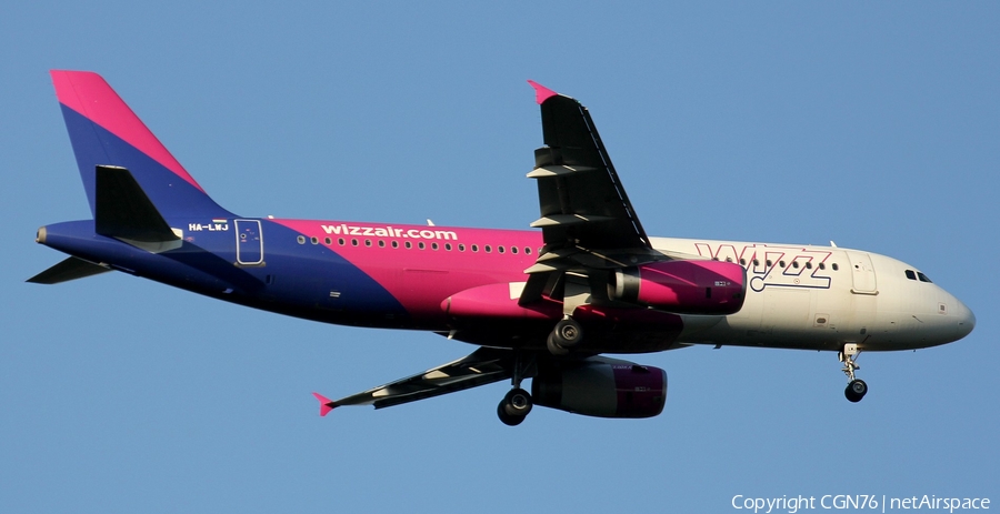 Wizz Air Airbus A320-232 (HA-LWJ) | Photo 520625
