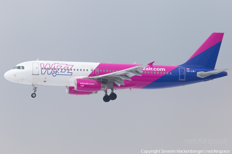 Wizz Air Airbus A320-232 (HA-LWJ) | Photo 237804