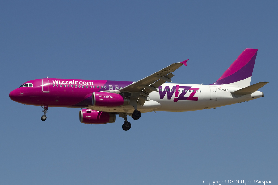 Wizz Air Airbus A320-232 (HA-LWJ) | Photo 414452