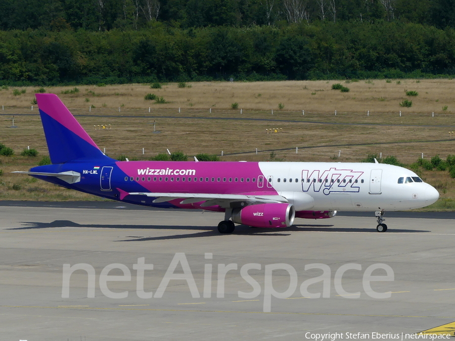 Wizz Air Airbus A320-232 (HA-LWL) | Photo 518811