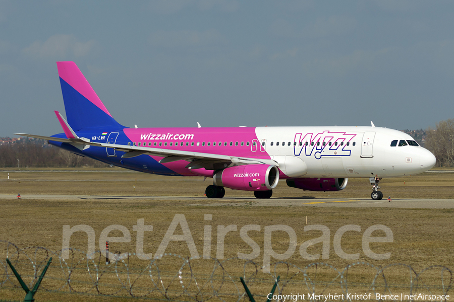 Wizz Air Airbus A320-232 (HA-LWM) | Photo 404933