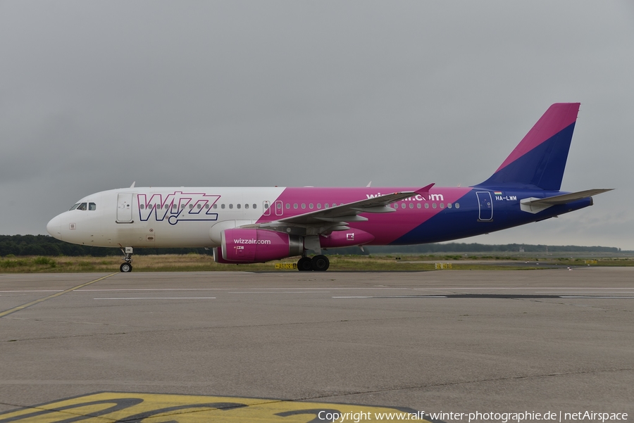 Wizz Air Airbus A320-232 (HA-LWM) | Photo 350421
