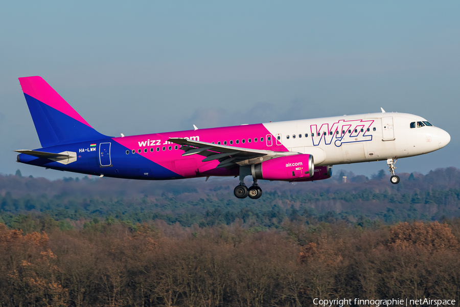 Wizz Air Airbus A320-232 (HA-LWM) | Photo 482971