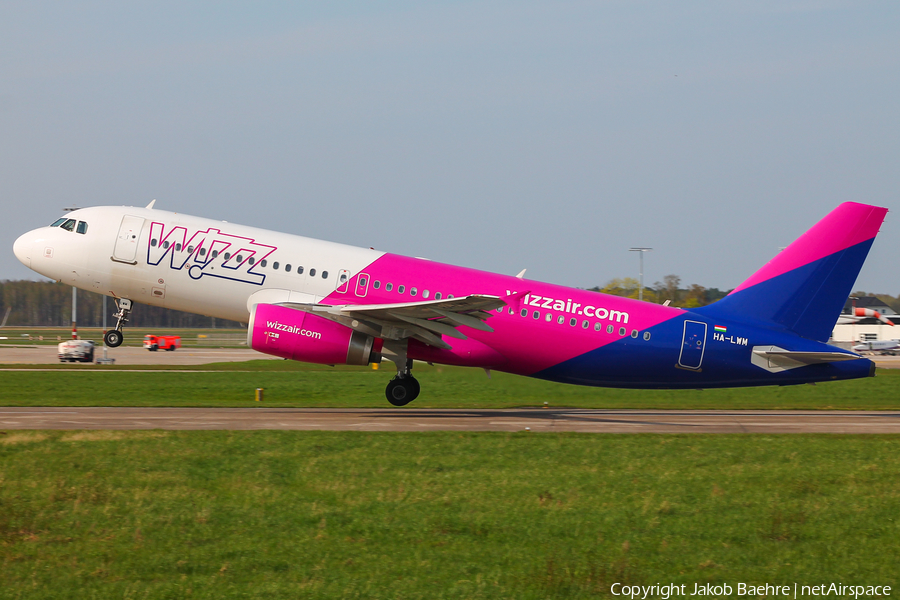 Wizz Air Airbus A320-232 (HA-LWM) | Photo 238508