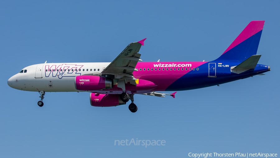 Wizz Air Airbus A320-232 (HA-LWN) | Photo 449314