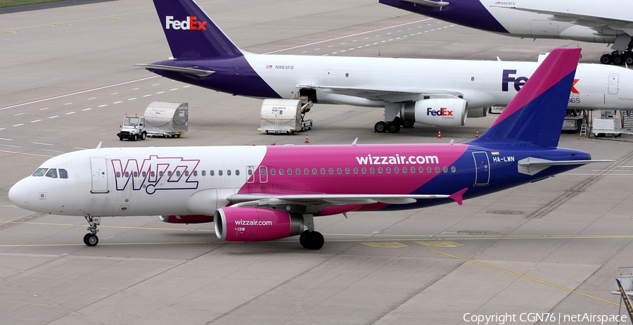 Wizz Air Airbus A320-232 (HA-LWN) | Photo 456598