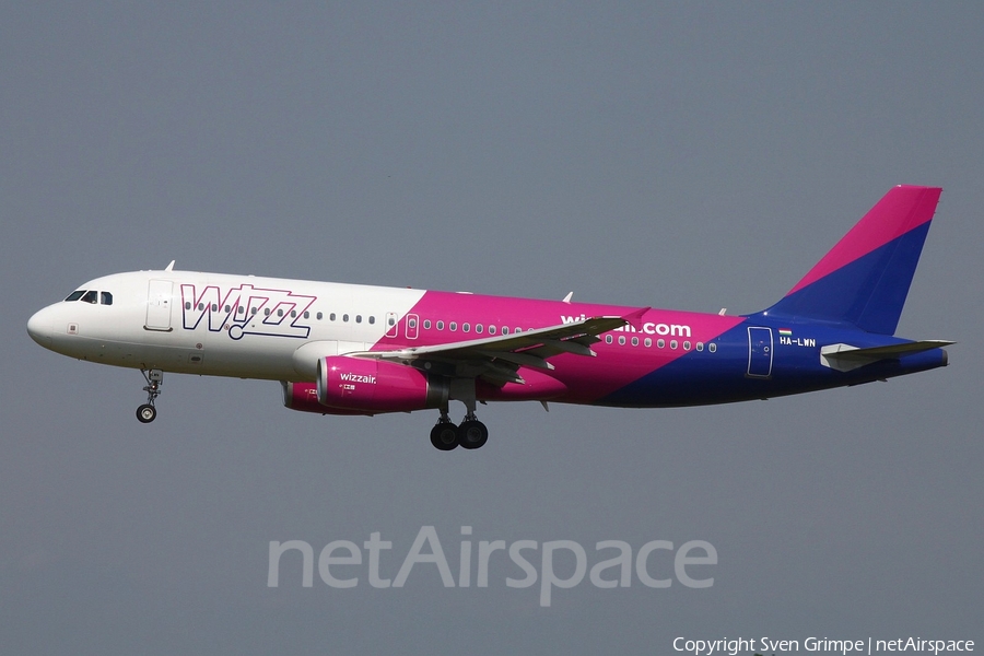 Wizz Air Airbus A320-232 (HA-LWN) | Photo 326640