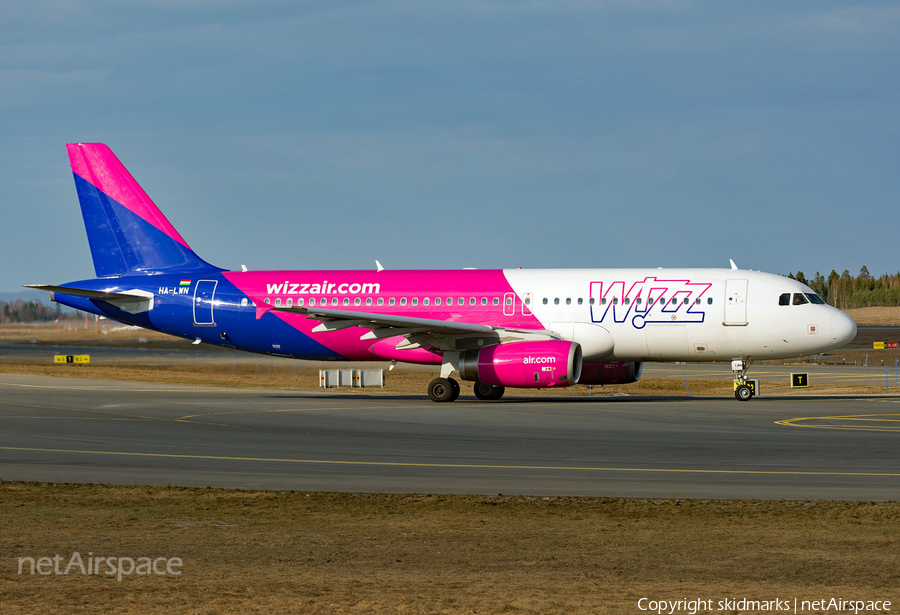 Wizz Air Airbus A320-232 (HA-LWN) | Photo 313400