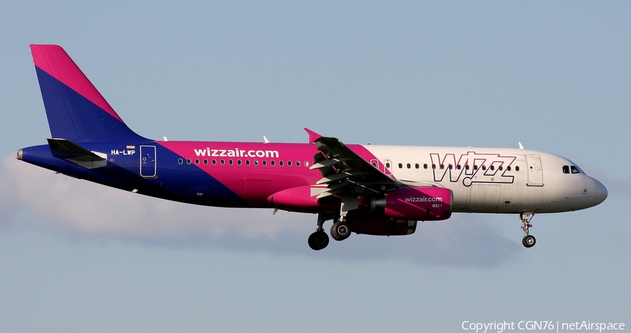 Wizz Air Airbus A320-232 (HA-LWP) | Photo 450167