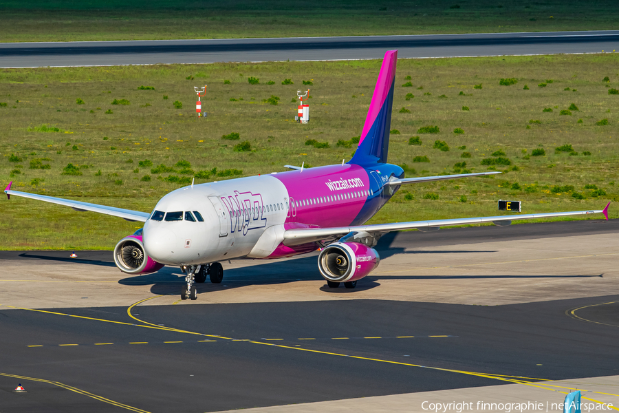 Wizz Air Airbus A320-232 (HA-LWP) | Photo 450315