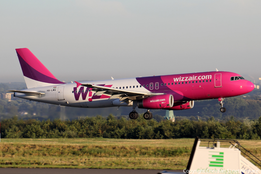 Wizz Air Airbus A320-232 (HA-LWQ) | Photo 120160