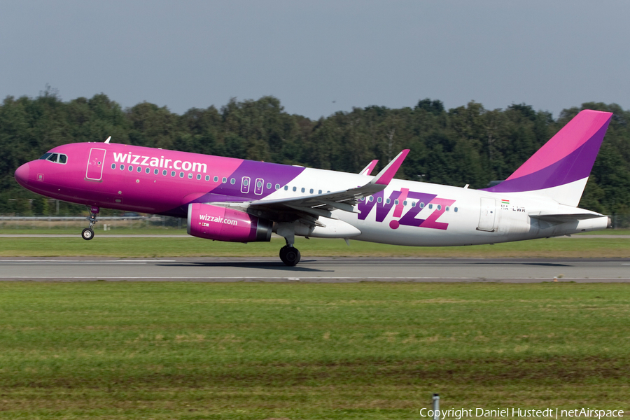 Wizz Air Airbus A320-232 (HA-LWR) | Photo 491557