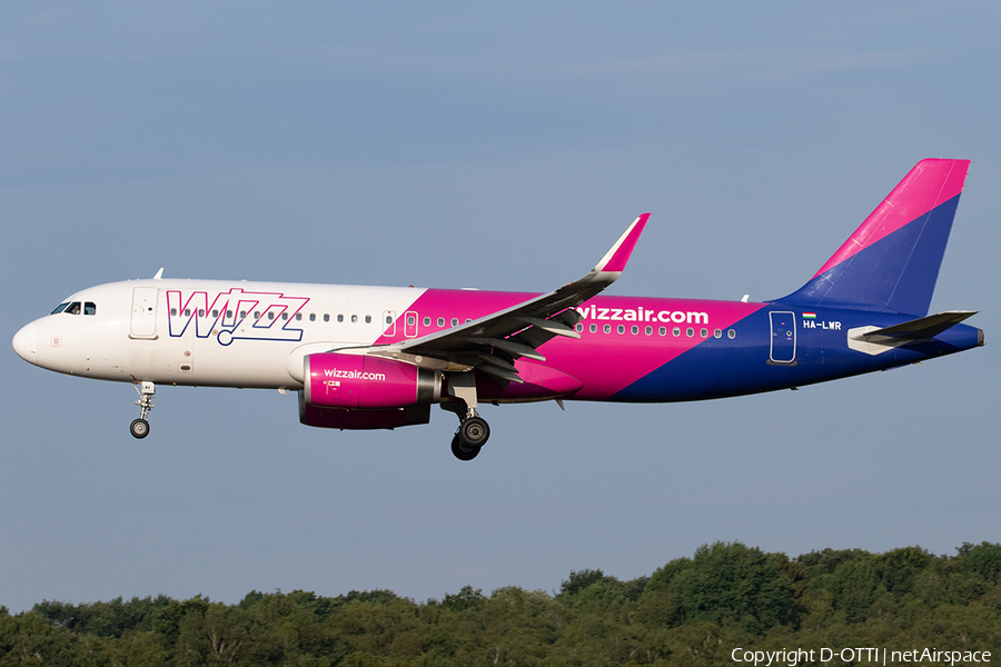 Wizz Air Airbus A320-232 (HA-LWR) | Photo 518928