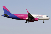 Wizz Air Airbus A320-232 (HA-LWR) at  Warsaw - Frederic Chopin International, Poland