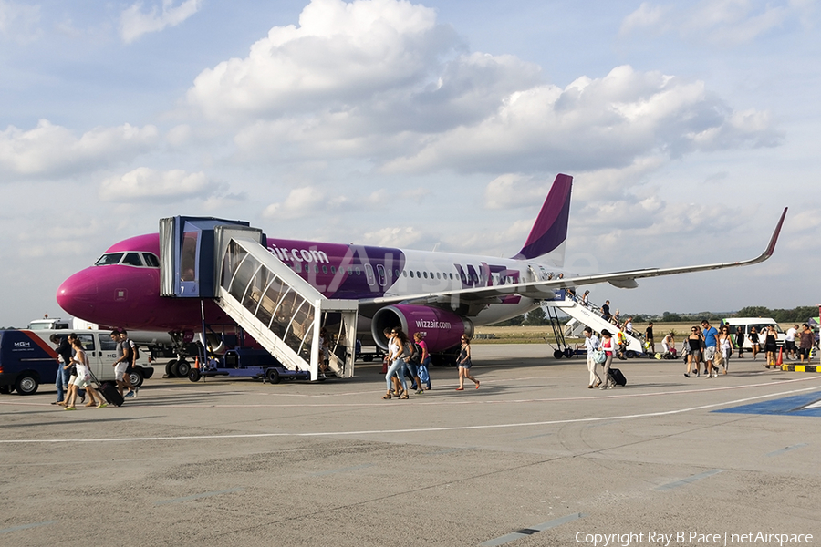 Wizz Air Airbus A320-232 (HA-LWS) | Photo 124542