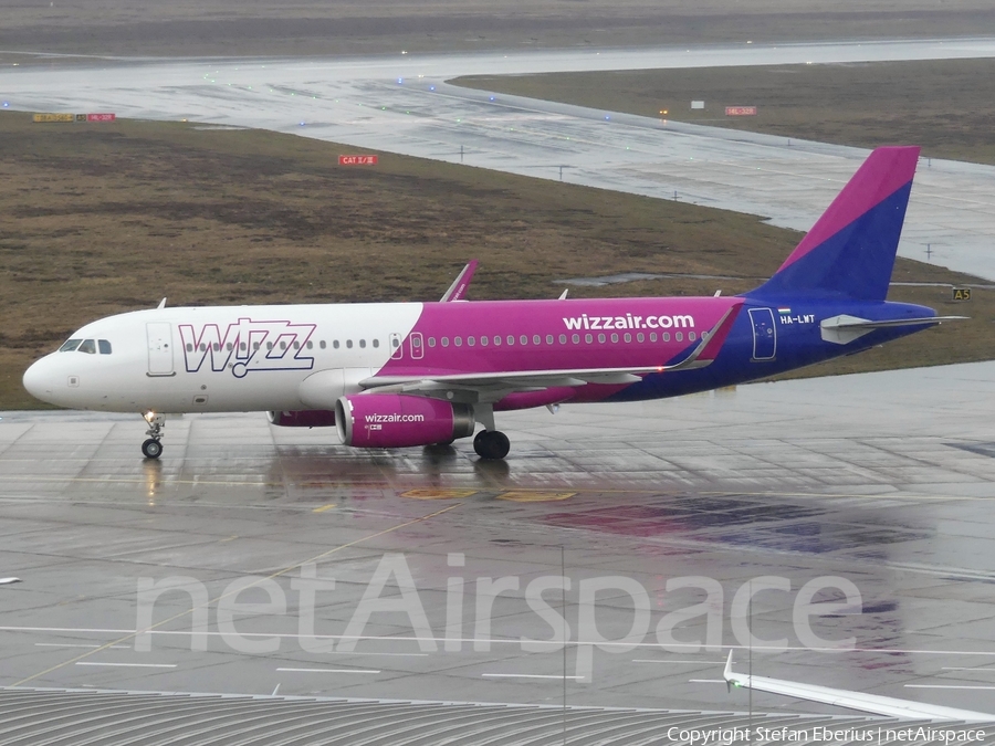 Wizz Air Airbus A320-232 (HA-LWT) | Photo 293750