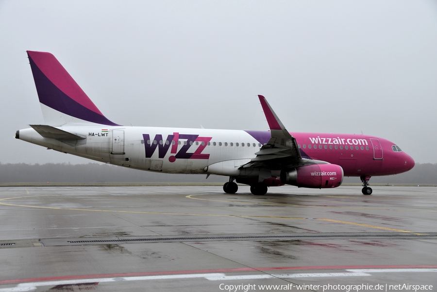 Wizz Air Airbus A320-232 (HA-LWT) | Photo 445021