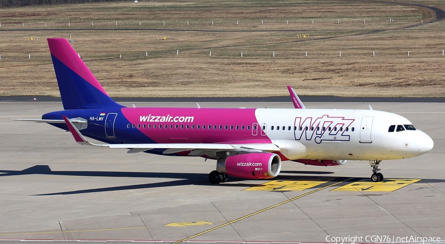 Wizz Air Airbus A320-232 (HA-LWV) | Photo 499309