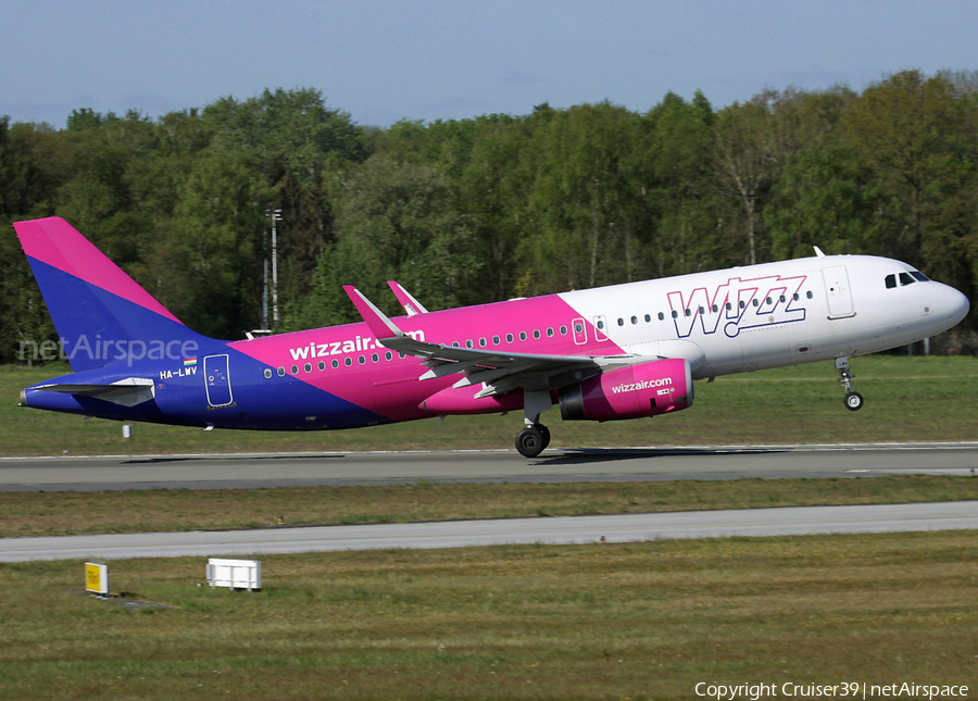Wizz Air Airbus A320-232 (HA-LWV) | Photo 521235